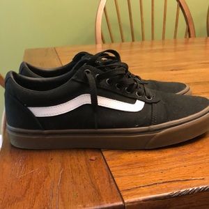 Vans men’s black shoes size 9.5 like new